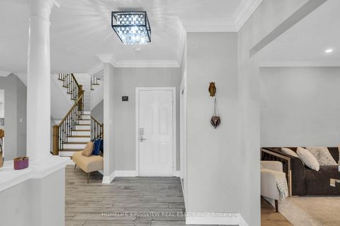 Photo 8 at 162 Corner Brook Crescent, Vellore Village, Vaughan