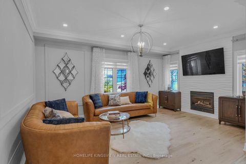 Photo 16 at 162 Corner Brook Crescent, Vellore Village, Vaughan