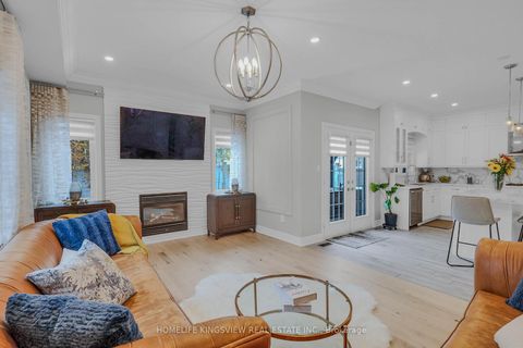 Photo 17 at 162 Corner Brook Crescent, Vellore Village, Vaughan