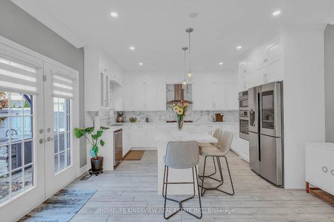 Photo 18 at 162 Corner Brook Crescent, Vellore Village, Vaughan