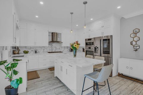 Photo 19 at 162 Corner Brook Crescent, Vellore Village, Vaughan