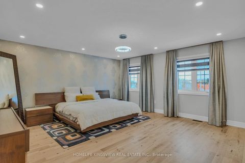 Photo 25 at 162 Corner Brook Crescent, Vellore Village, Vaughan