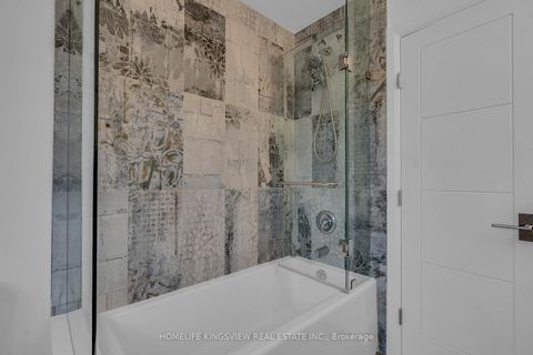 Photo 33 at 162 Corner Brook Crescent, Vellore Village, Vaughan