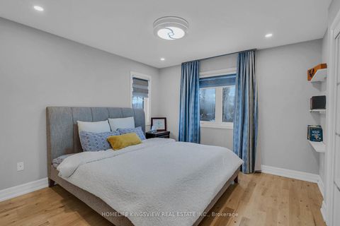 Photo 34 at 162 Corner Brook Crescent, Vellore Village, Vaughan