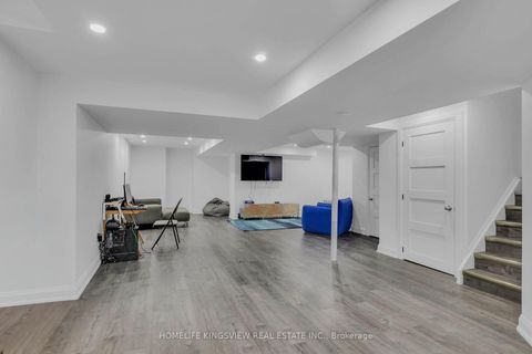 Photo 37 at 162 Corner Brook Crescent, Vellore Village, Vaughan