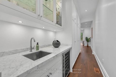 Photo 4 at 1717B Bathurst Street, Forest Hill South, Toronto