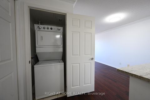 Photo 12 at 910 - 61 Heintzman Street, Junction Area, Toronto