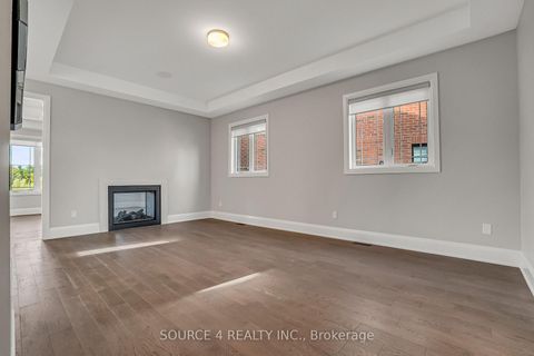 Photo 4 at 522 Kleinburg Summit Way, Kleinburg, Vaughan