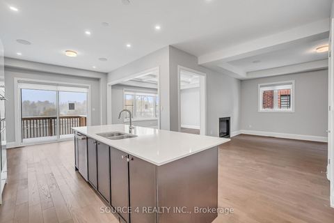 Photo 12 at 522 Kleinburg Summit Way, Kleinburg, Vaughan