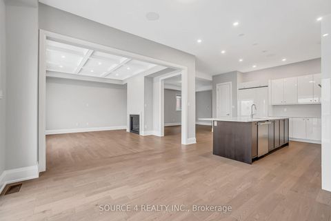 Photo 14 at 522 Kleinburg Summit Way, Kleinburg, Vaughan