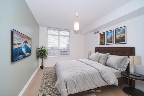 Photo 3 at 420 - 816 Lansdowne Avenue, Junction, Toronto