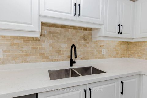 Photo 25 at 25 - 47 Hays Boulevard, RO River Oaks, Oakville