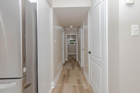 Photo 29 at 25 - 47 Hays Boulevard, RO River Oaks, Oakville