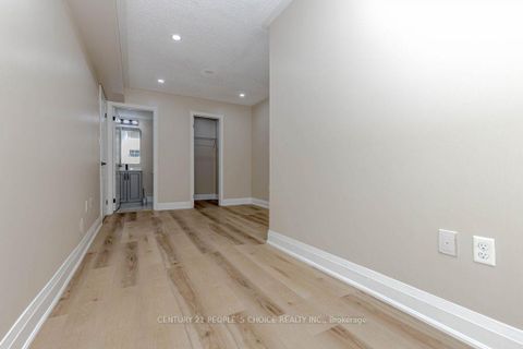 Photo 31 at 25 - 47 Hays Boulevard, RO River Oaks, Oakville