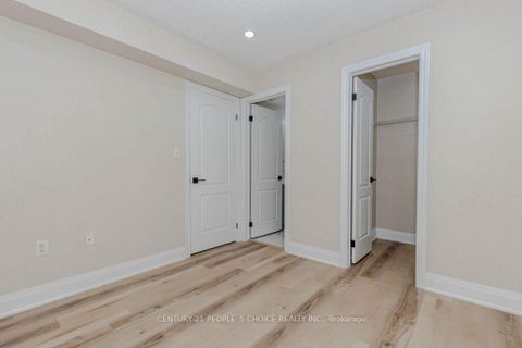 Photo 33 at 25 - 47 Hays Boulevard, RO River Oaks, Oakville