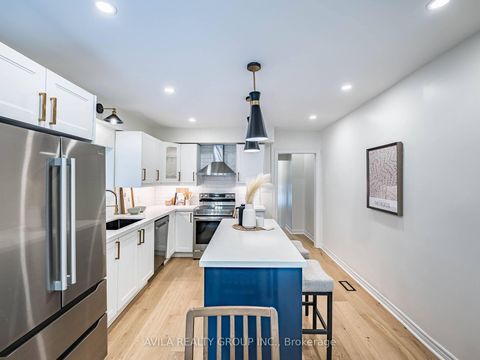 Photo 11 at 918 Ossington Avenue, Junction, Toronto