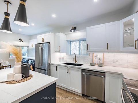 Photo 15 at 918 Ossington Avenue, Junction, Toronto