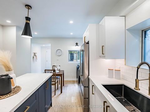 Photo 16 at 918 Ossington Avenue, Junction, Toronto