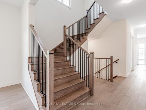 Photo 5 at 34 Montorio Drive, Rural Richmond Hill, Richmond Hill