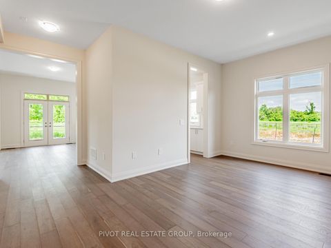 Photo 7 at 34 Montorio Drive, Rural Richmond Hill, Richmond Hill