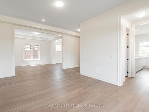 Photo 8 at 34 Montorio Drive, Rural Richmond Hill, Richmond Hill