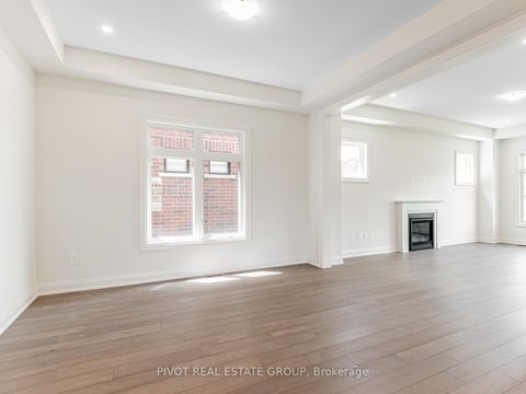 Photo 9 at 34 Montorio Drive, Rural Richmond Hill, Richmond Hill