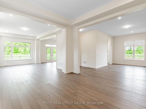 Photo 10 at 34 Montorio Drive, Rural Richmond Hill, Richmond Hill