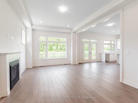 Photo 11 at 34 Montorio Drive, Rural Richmond Hill, Richmond Hill