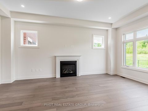 Photo 12 at 34 Montorio Drive, Rural Richmond Hill, Richmond Hill