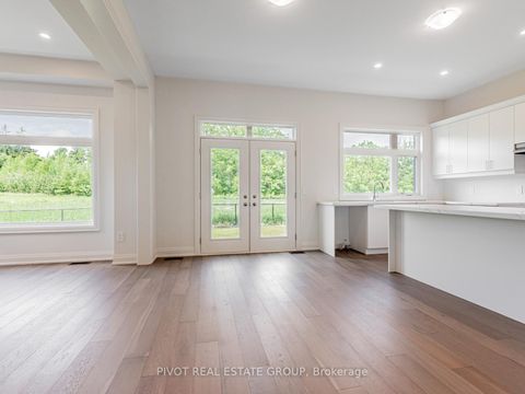 Photo 15 at 34 Montorio Drive, Rural Richmond Hill, Richmond Hill