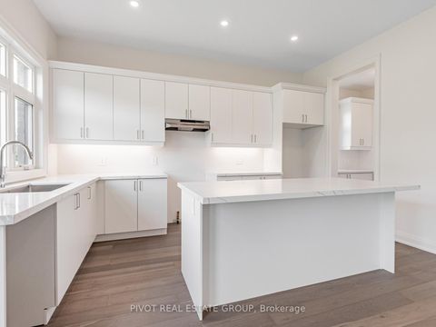 Photo 17 at 34 Montorio Drive, Rural Richmond Hill, Richmond Hill