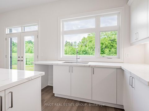 Photo 18 at 34 Montorio Drive, Rural Richmond Hill, Richmond Hill