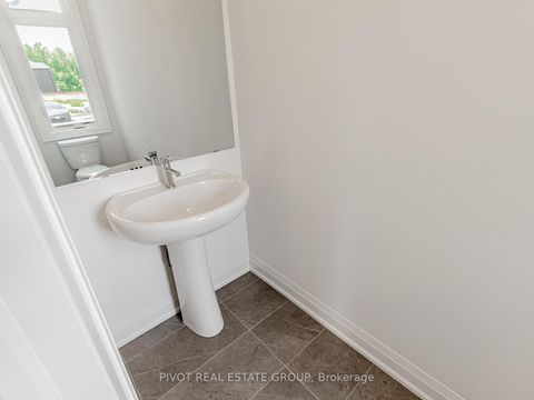 Photo 20 at 34 Montorio Drive, Rural Richmond Hill, Richmond Hill