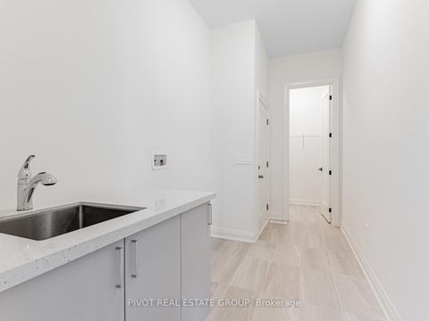 Photo 22 at 34 Montorio Drive, Rural Richmond Hill, Richmond Hill