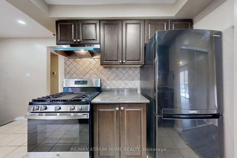 Photo 4 at 3 Plumbrook Crescent, Malvern West, Toronto