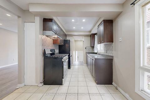 Photo 9 at 3 Plumbrook Crescent, Malvern West, Toronto