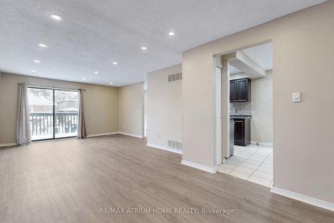 Photo 12 at 3 Plumbrook Crescent, Malvern West, Toronto