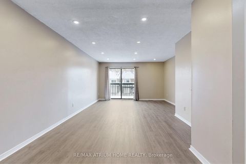 Photo 13 at 3 Plumbrook Crescent, Malvern West, Toronto