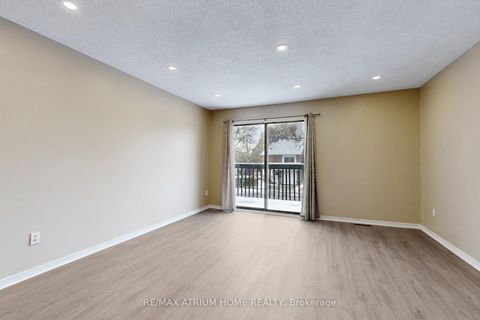 Photo 15 at 3 Plumbrook Crescent, Malvern West, Toronto