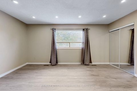 Photo 17 at 3 Plumbrook Crescent, Malvern West, Toronto