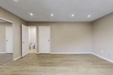 Photo 18 at 3 Plumbrook Crescent, Malvern West, Toronto
