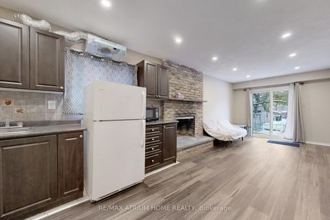 Photo 26 at 3 Plumbrook Crescent, Malvern West, Toronto