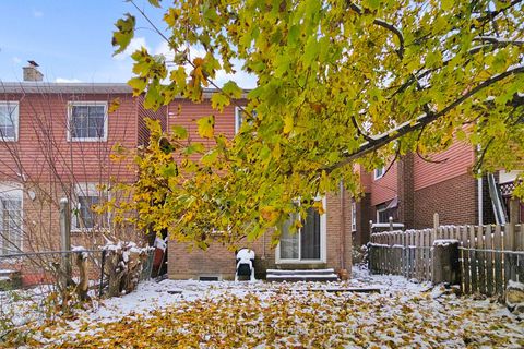 Photo 42 at 3 Plumbrook Crescent, Malvern West, Toronto