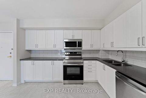 Photo 3 at 210 - 2506 Rutherford Road, Maple, Vaughan
