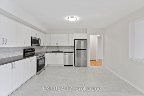 Photo 5 at 210 - 2506 Rutherford Road, Maple, Vaughan