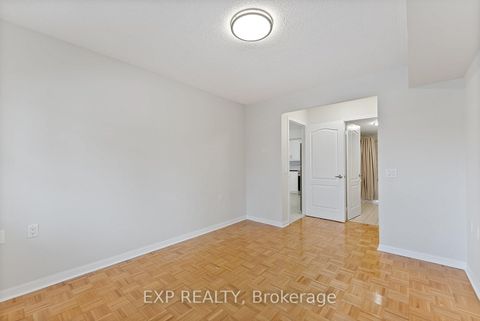 Photo 16 at 210 - 2506 Rutherford Road, Maple, Vaughan