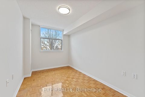 Photo 19 at 210 - 2506 Rutherford Road, Maple, Vaughan