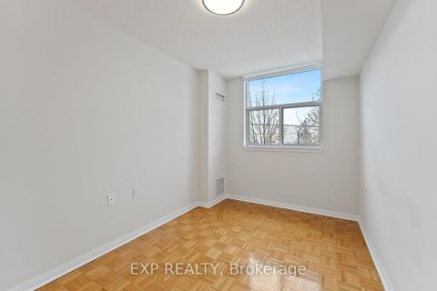 Photo 20 at 210 - 2506 Rutherford Road, Maple, Vaughan