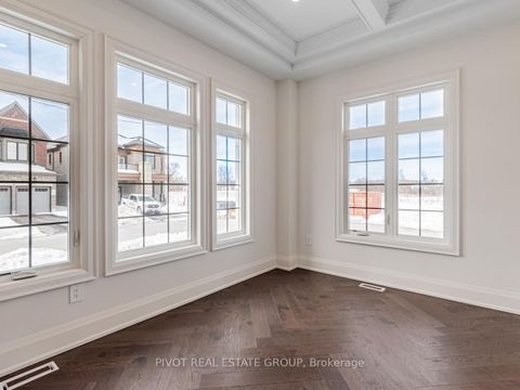 Photo 3 at 19 Montorio Drive, Rural Richmond Hill, Richmond Hill