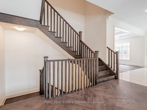 Photo 7 at 19 Montorio Drive, Rural Richmond Hill, Richmond Hill